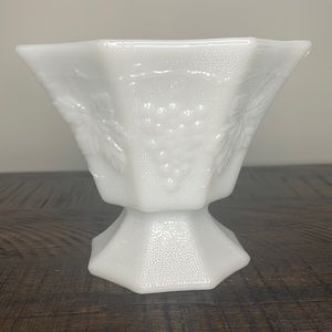 Vintage Stamped Anchor Hocking Pretty Footed Compote “Grape Harvest” Design EUC